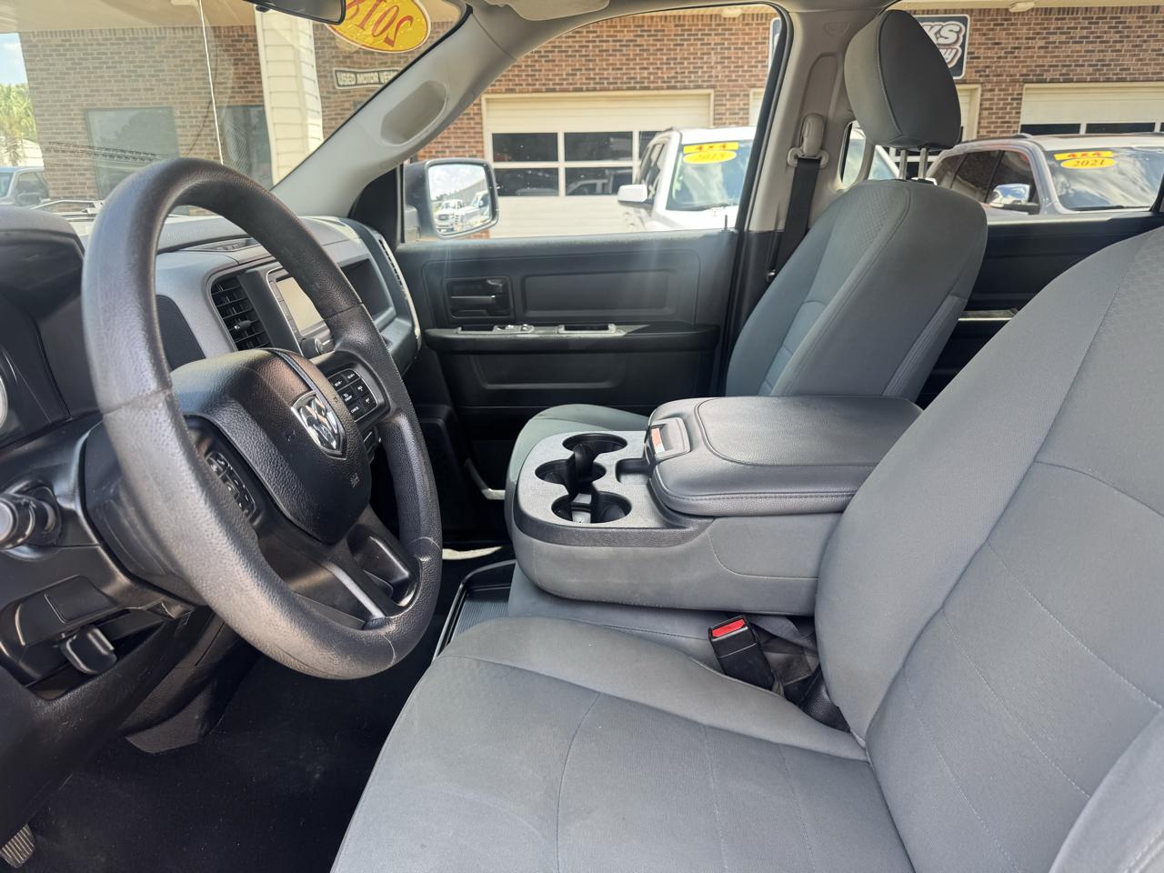 RAM 1500 Tradesman Crew Cab SWB 4WD 2018