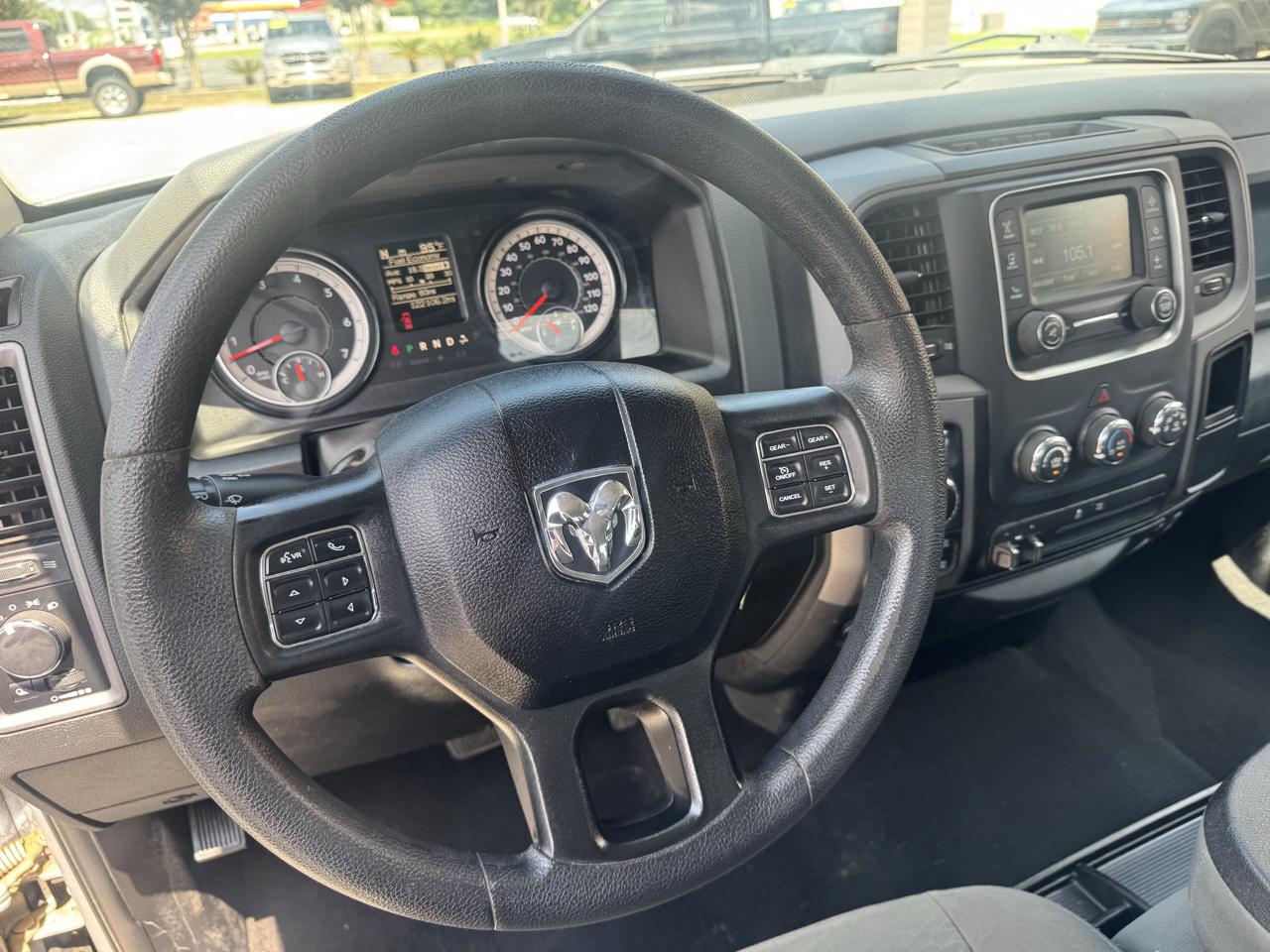 RAM 1500 Tradesman Crew Cab SWB 4WD 2018