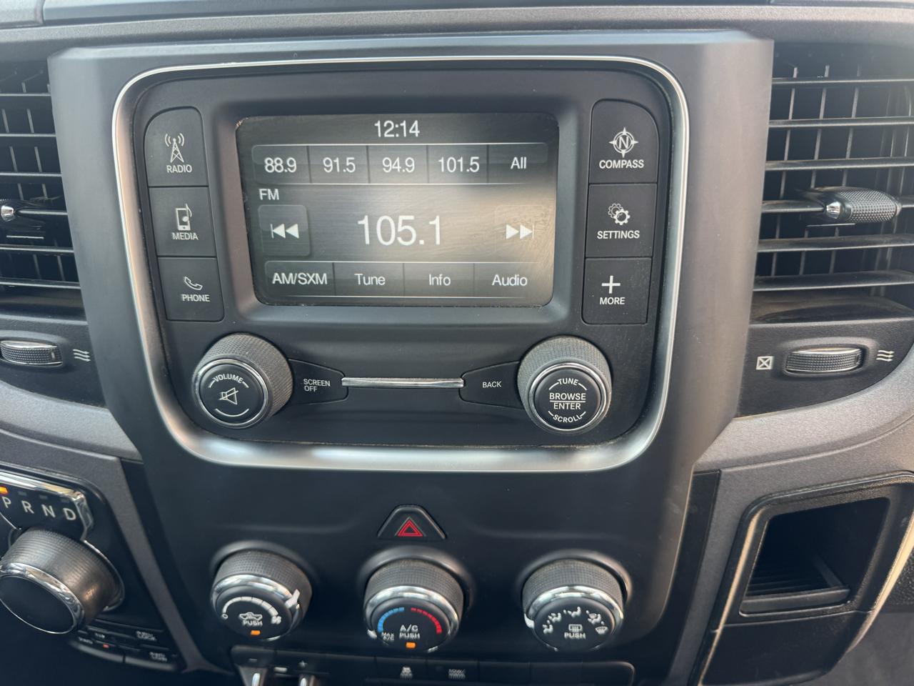 RAM 1500 Tradesman Crew Cab SWB 4WD 2018