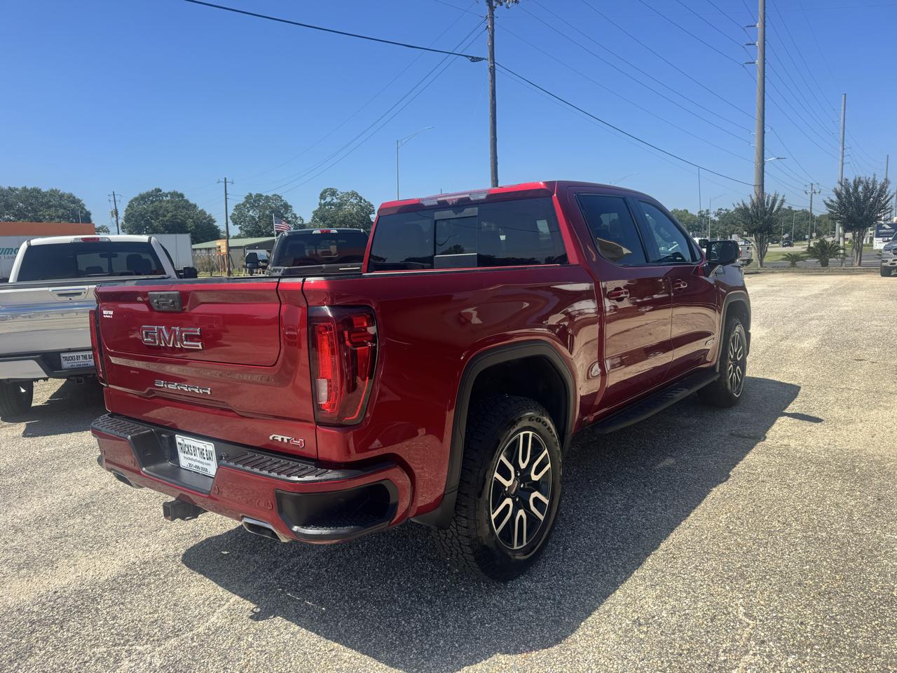 GMC Sierra 1500 AT4 Crew Cab 4WD 2023