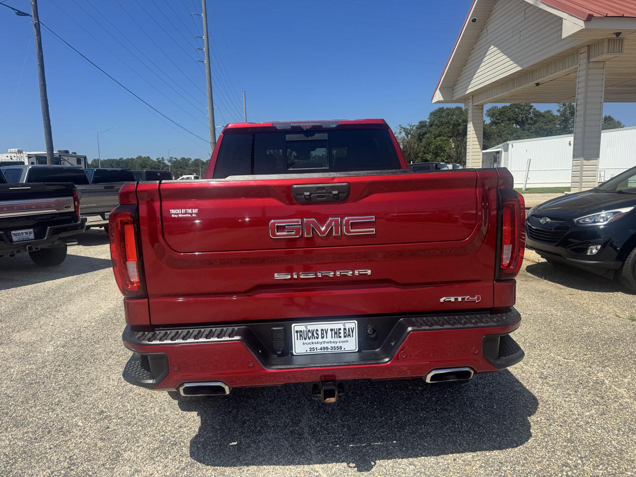 GMC Sierra 1500 AT4 Crew Cab 4WD 2023