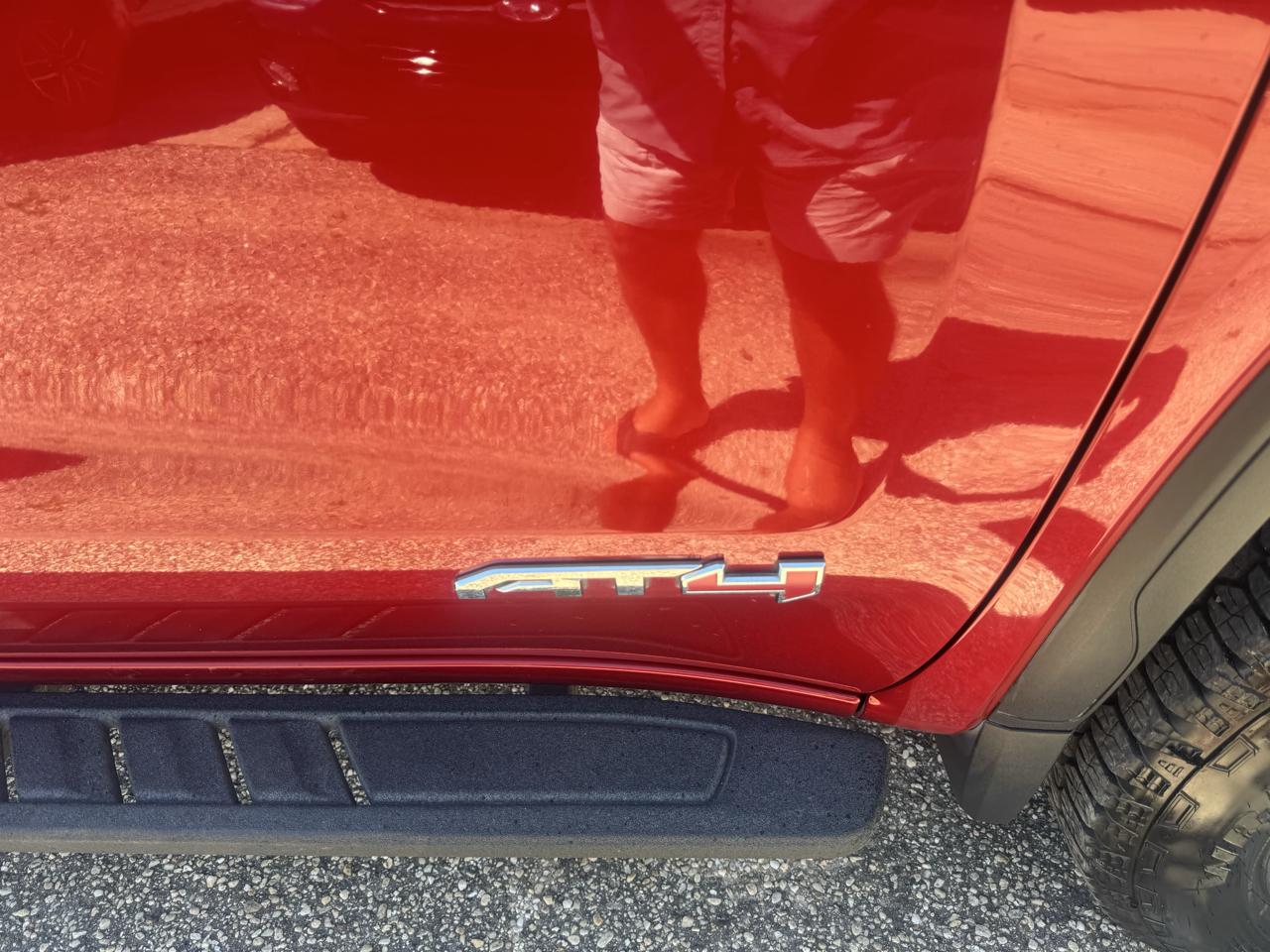 GMC Sierra 1500 AT4 Crew Cab 4WD 2023