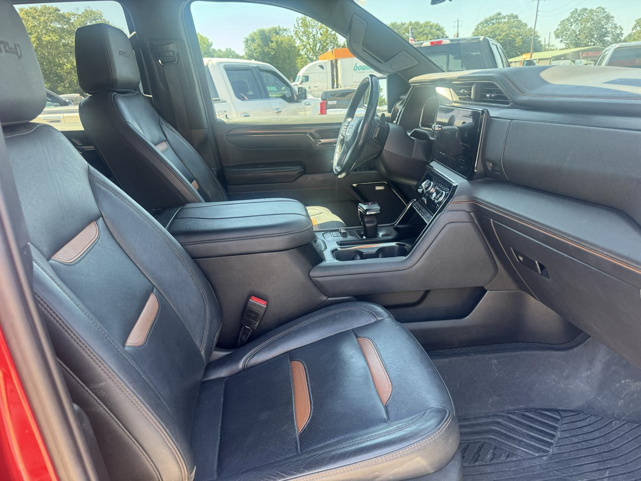 GMC Sierra 1500 AT4 Crew Cab 4WD 2023