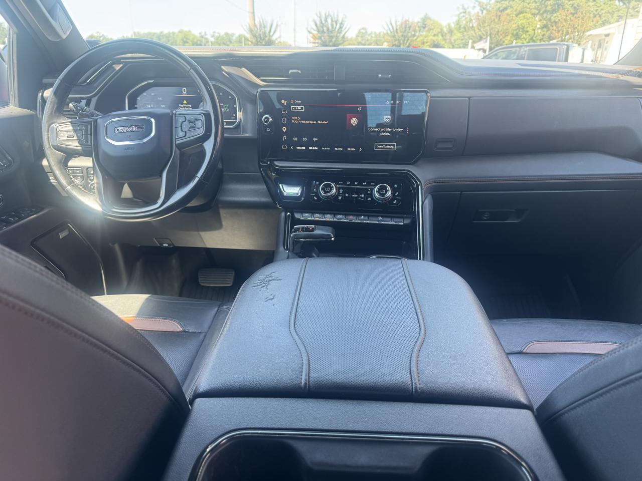 GMC Sierra 1500 AT4 Crew Cab 4WD 2023