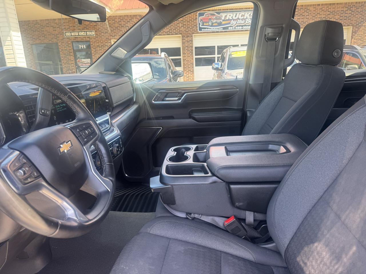 Chevrolet Silverado 1500 LT-L Crew Cab 4WD 2024