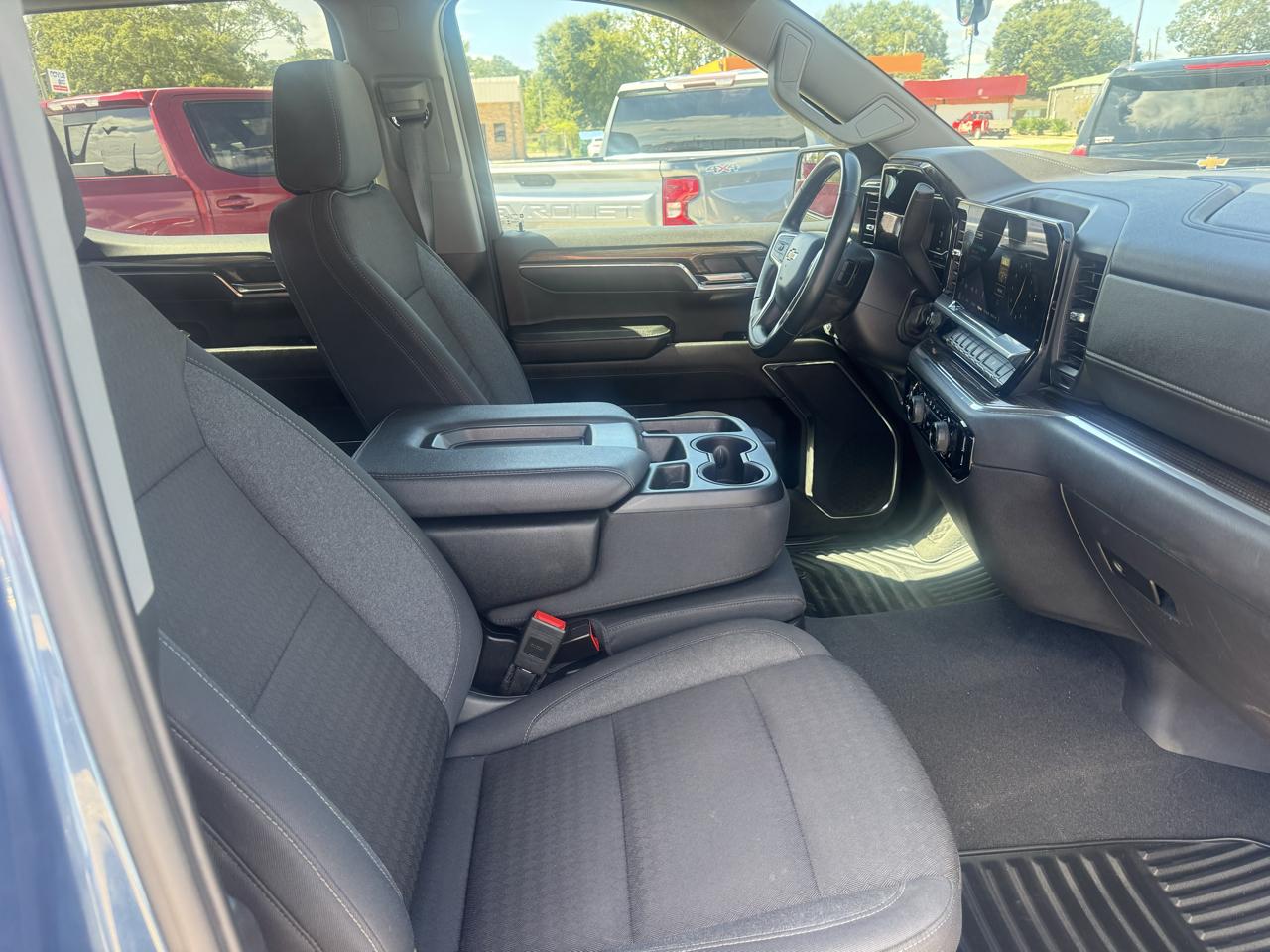 Chevrolet Silverado 1500 LT-L Crew Cab 4WD 2024