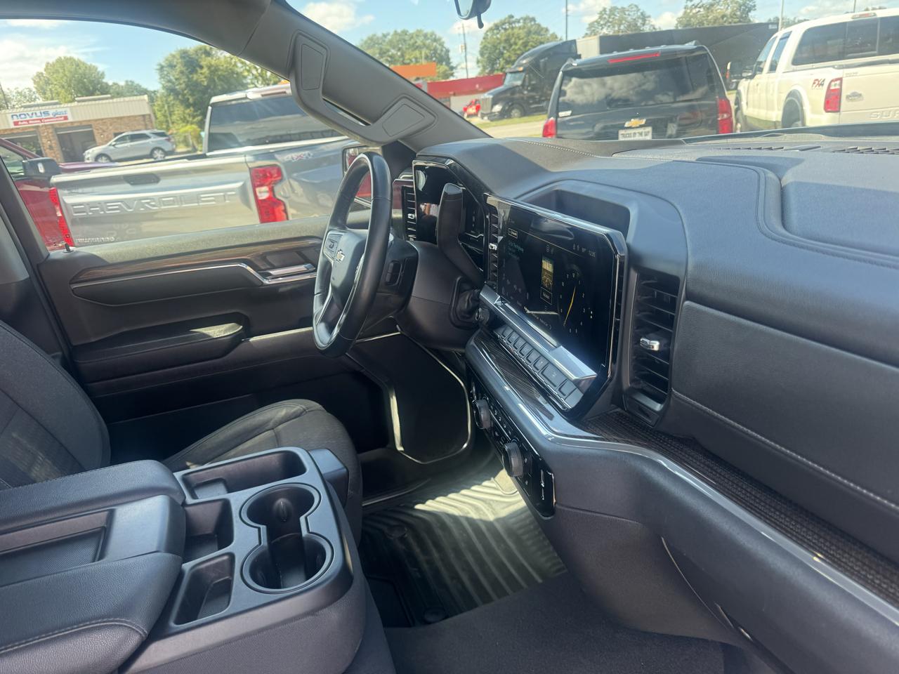 Chevrolet Silverado 1500 LT-L Crew Cab 4WD 2024