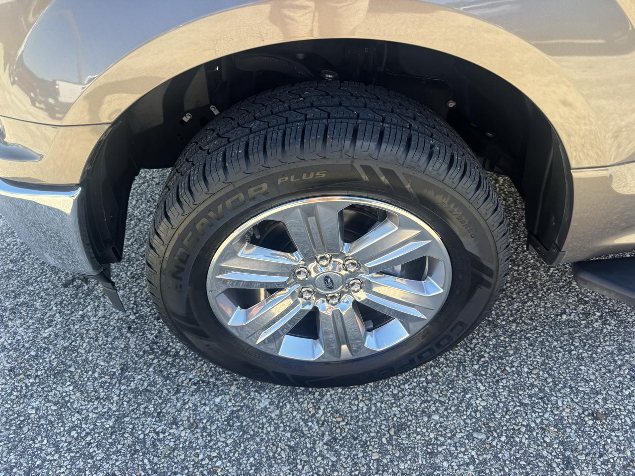 Ford F-150 SuperCrew Crew Cab 139" XLT 4WD 2019