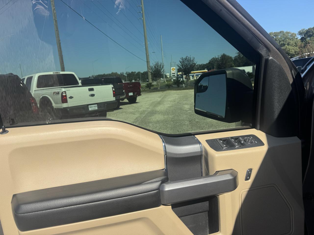Ford F-150 SuperCrew Crew Cab 139" XLT 4WD 2019