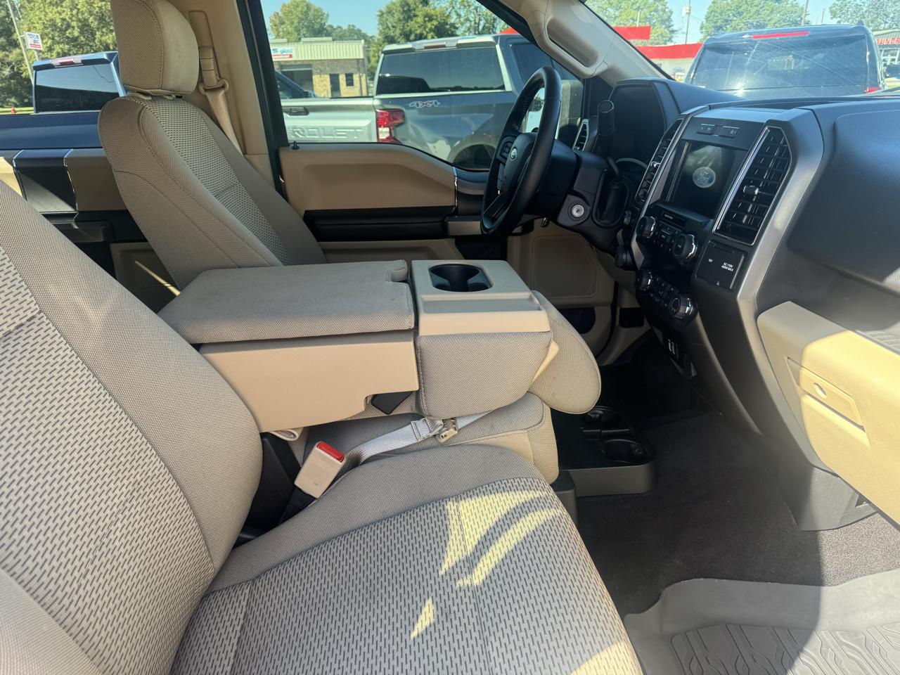 Ford F-150 SuperCrew Crew Cab 139" XLT 4WD 2019