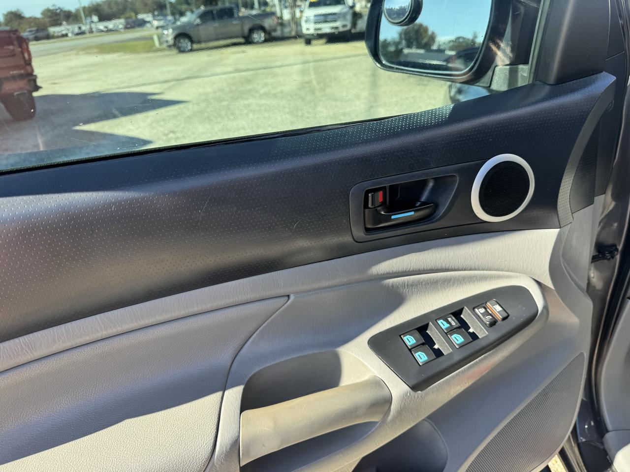 Toyota Tacoma PreRunner Double Cab V6 Auto 2WD 2015