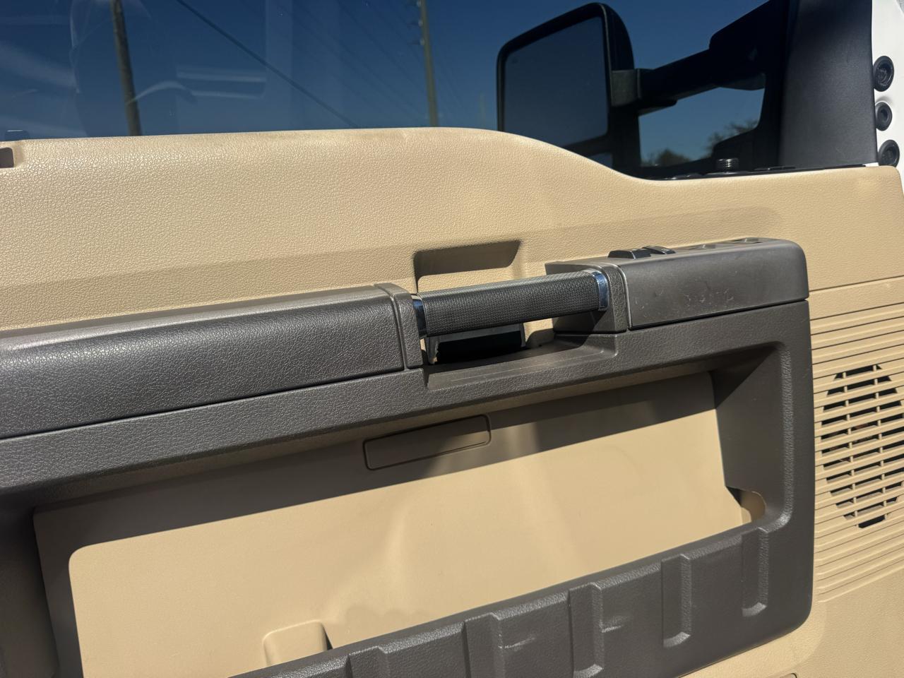 Ford F-350 SD Lariat Crew Cab 4WD 2015
