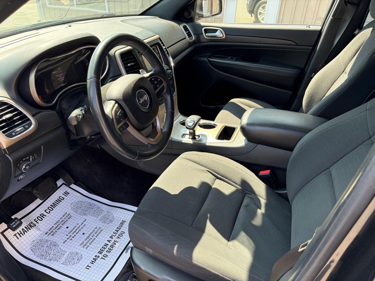 Jeep Grand Cherokee Laredo 4WD 2015
