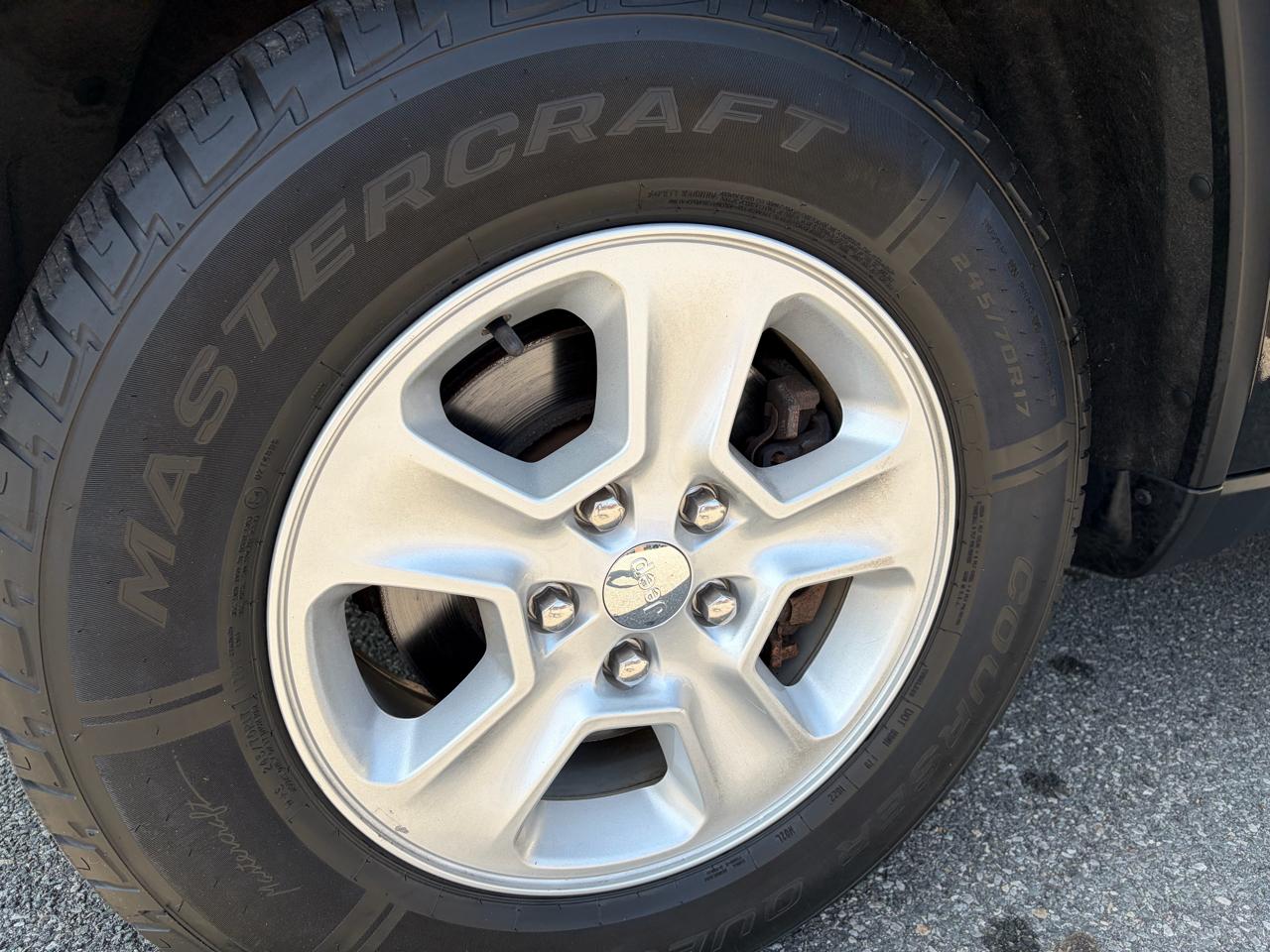 Jeep Grand Cherokee Laredo 4WD 2015