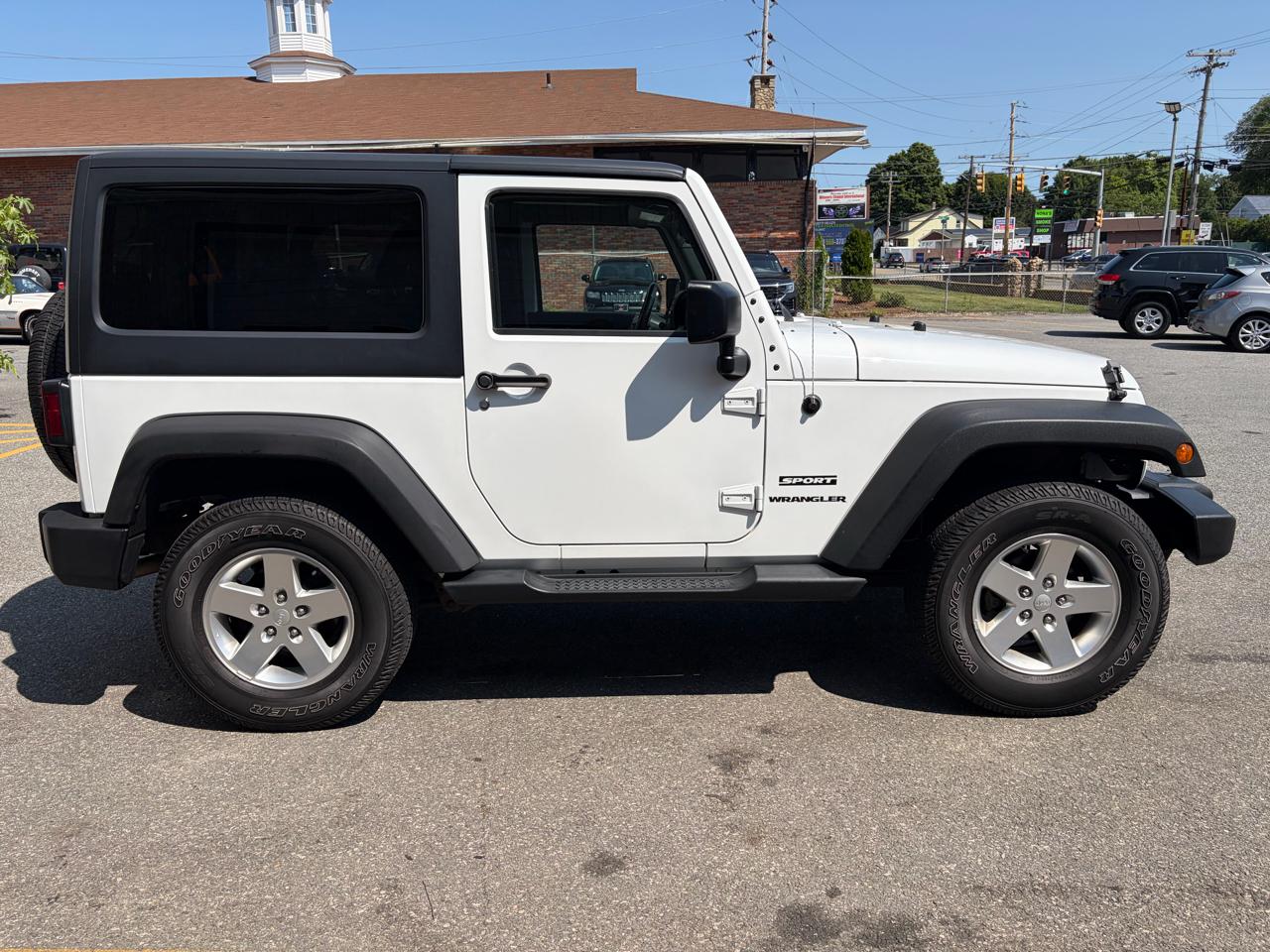 Jeep Wrangler Sport 4WD 2014