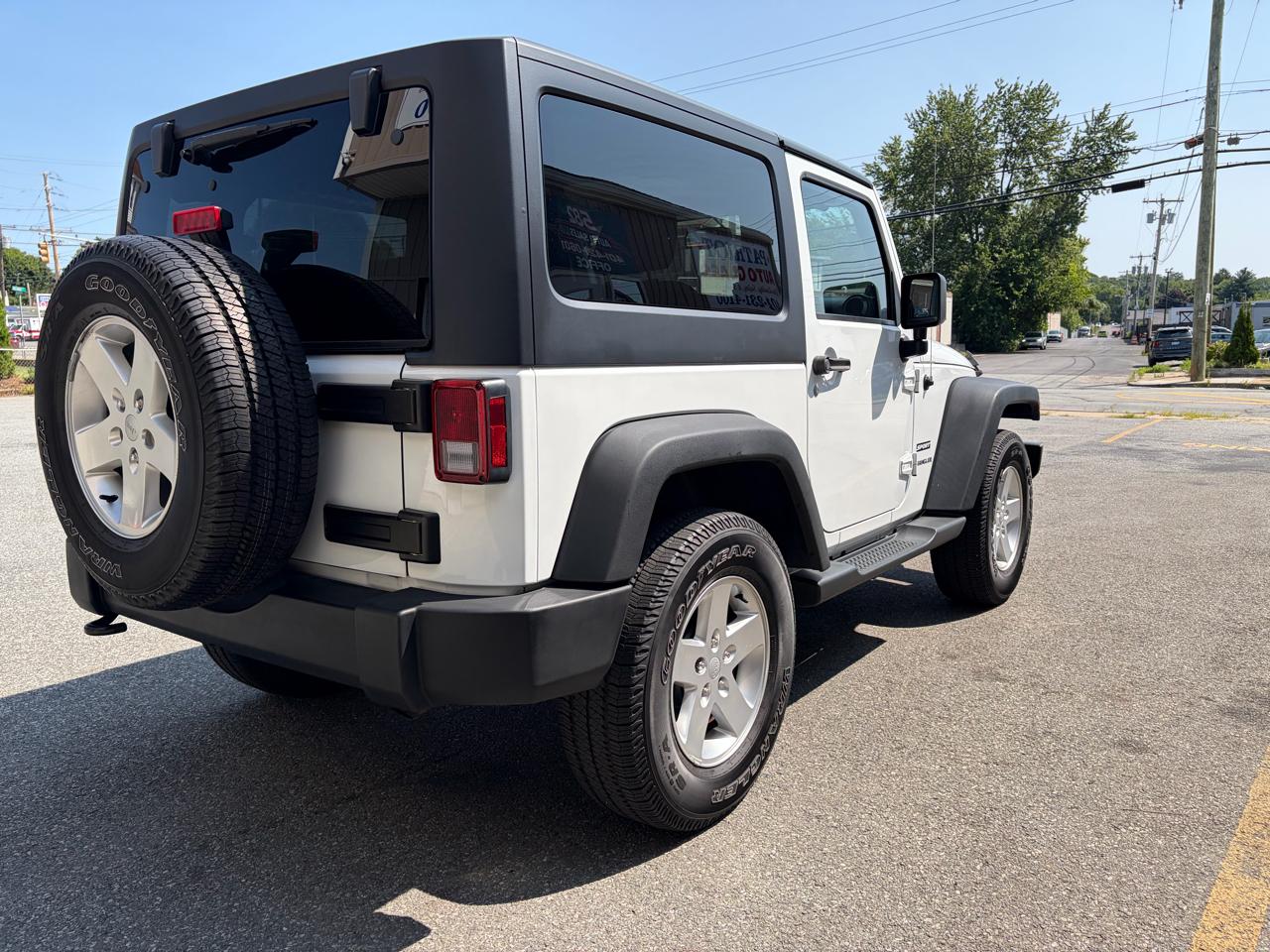 Jeep Wrangler Sport 4WD 2014