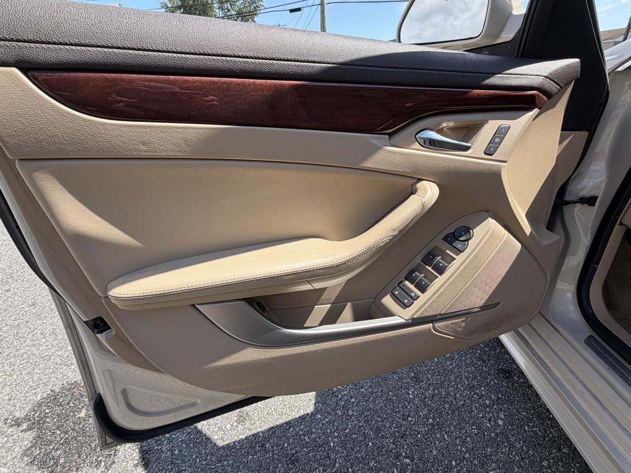 Cadillac CTS 3.6L Premium AWD w/Navi 2010