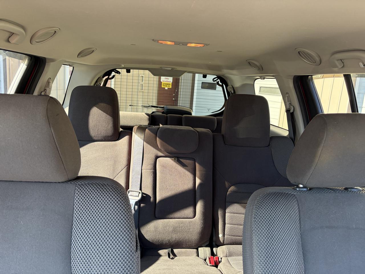 2012 Nissan Pathfinder LE - Photo 13
