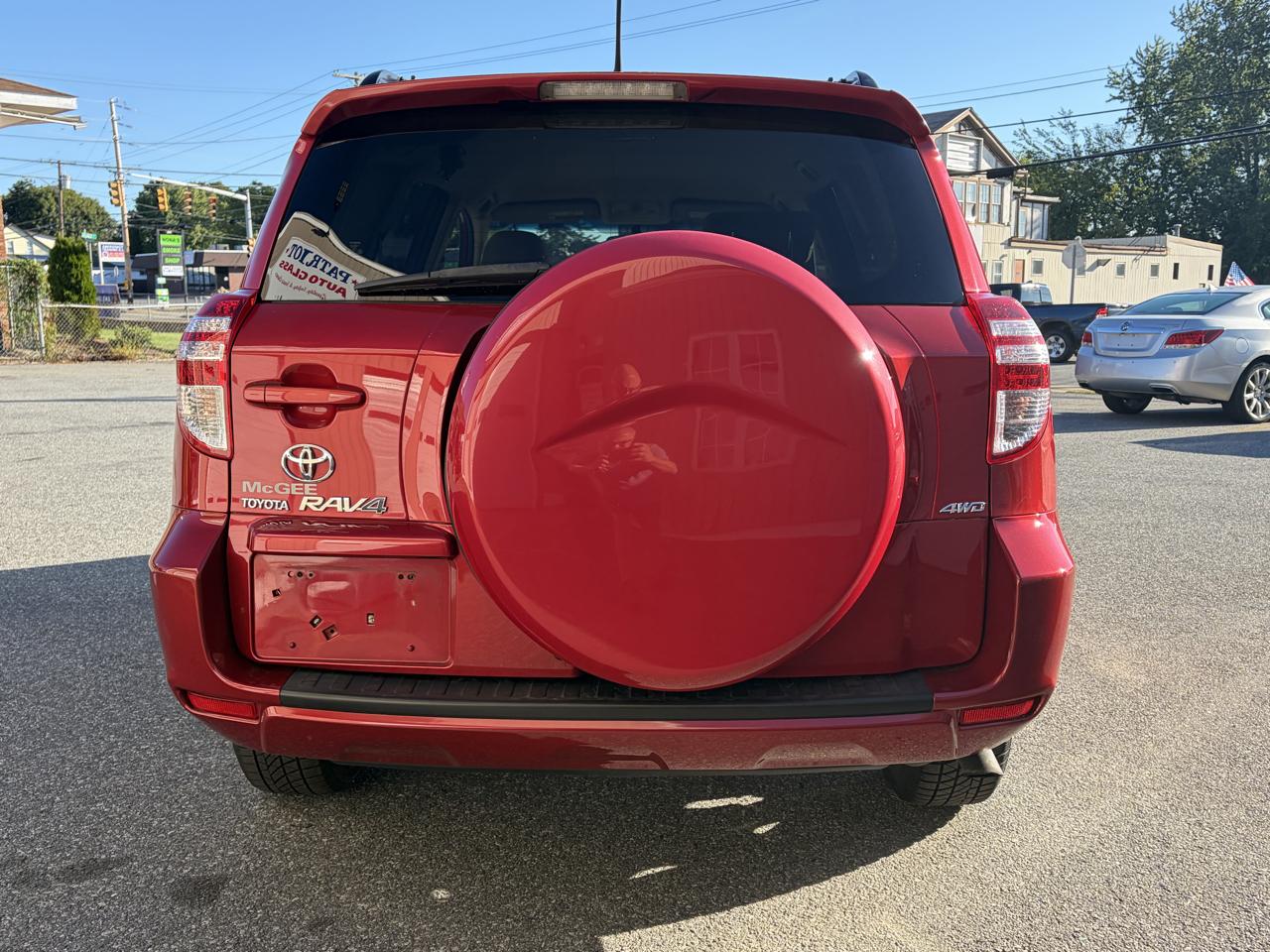 Toyota RAV4 Base I4 4WD 2010