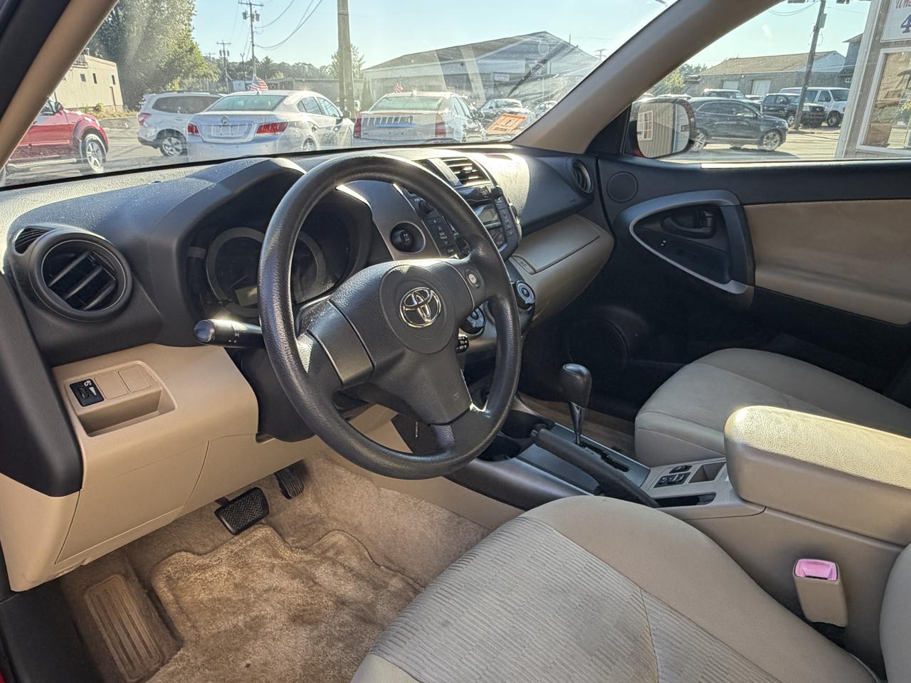 Toyota RAV4 Base I4 4WD 2010