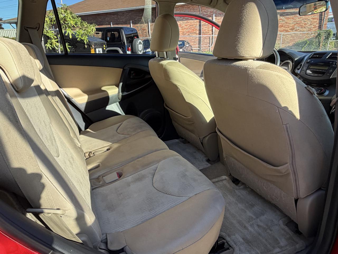 Toyota RAV4 Base I4 4WD 2010