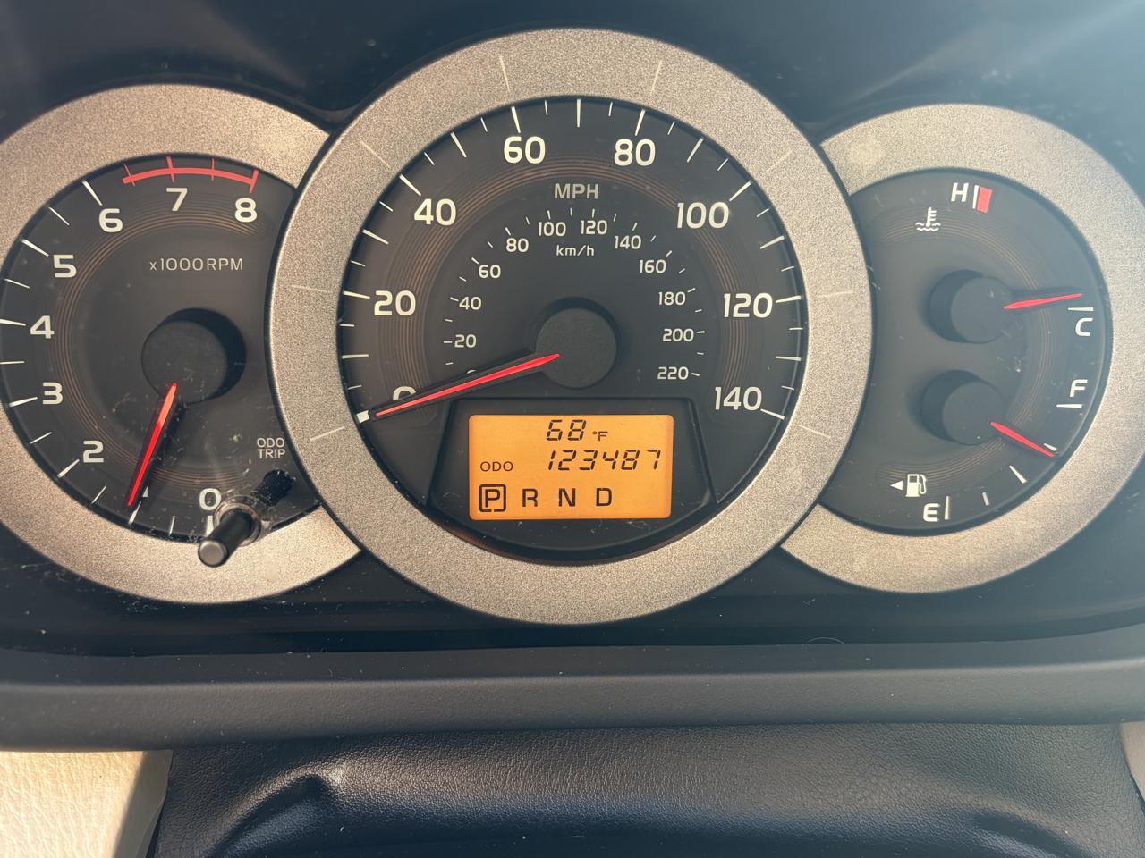 Toyota RAV4 Base I4 4WD 2010