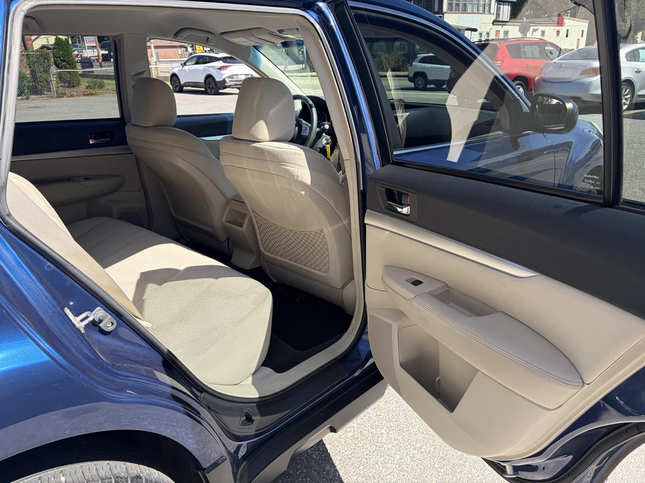 Subaru Outback 2.5i Premium 2010