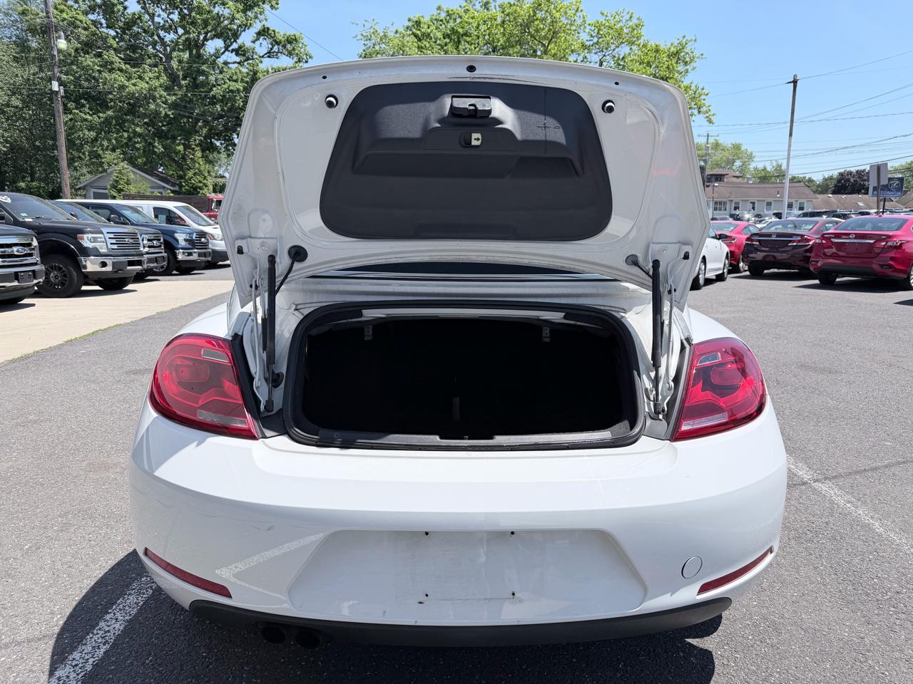 Volkswagen Beetle 1.8T PZEV Convertible 2016