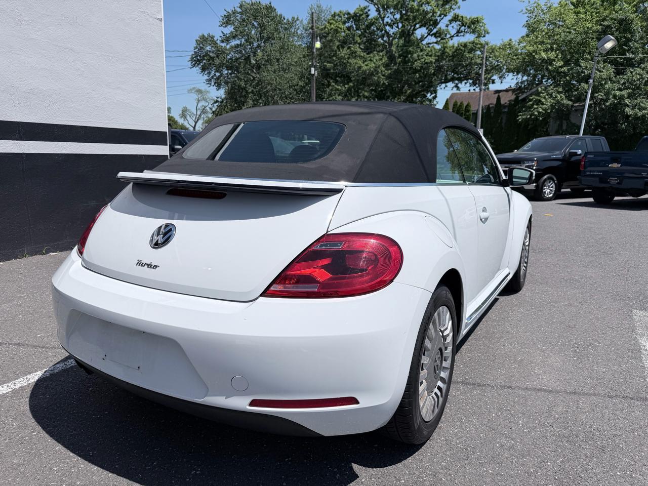 Volkswagen Beetle 1.8T PZEV Convertible 2016