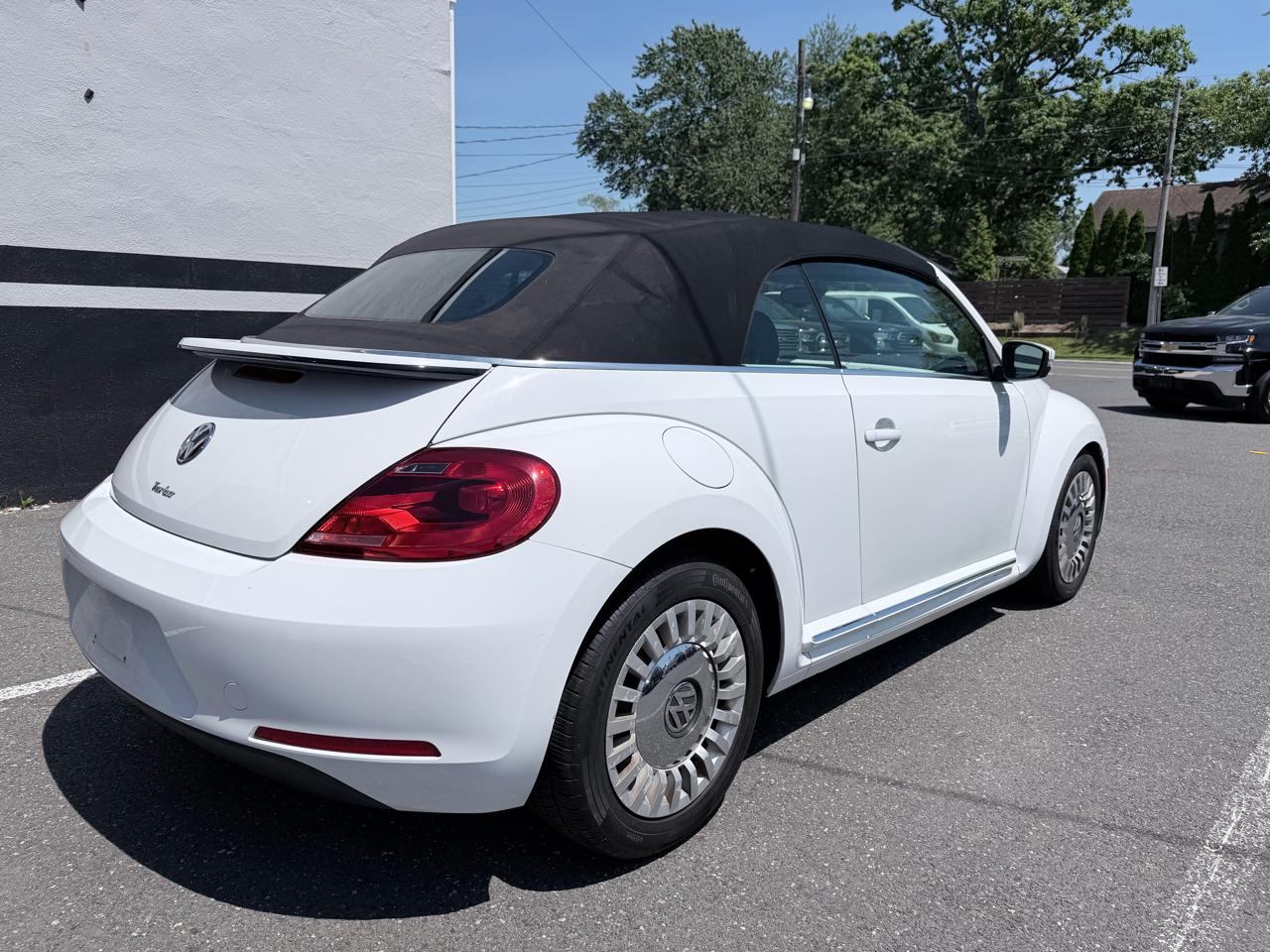 Volkswagen Beetle 1.8T PZEV Convertible 2016