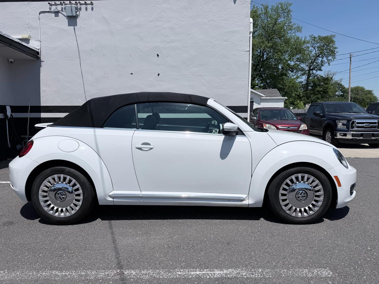 Volkswagen Beetle 1.8T PZEV Convertible 2016