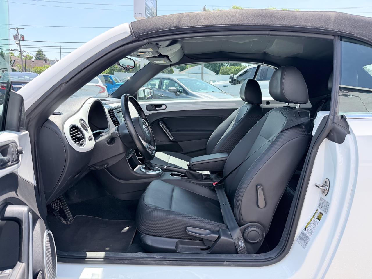 Volkswagen Beetle 1.8T PZEV Convertible 2016