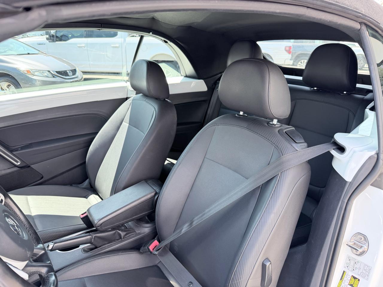 Volkswagen Beetle 1.8T PZEV Convertible 2016