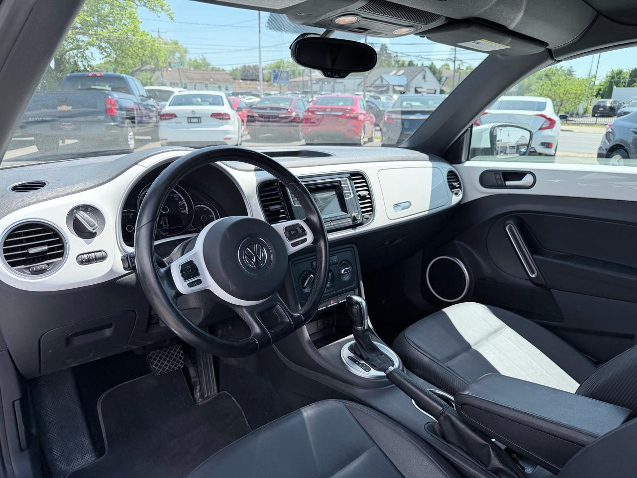 Volkswagen Beetle 1.8T PZEV Convertible 2016