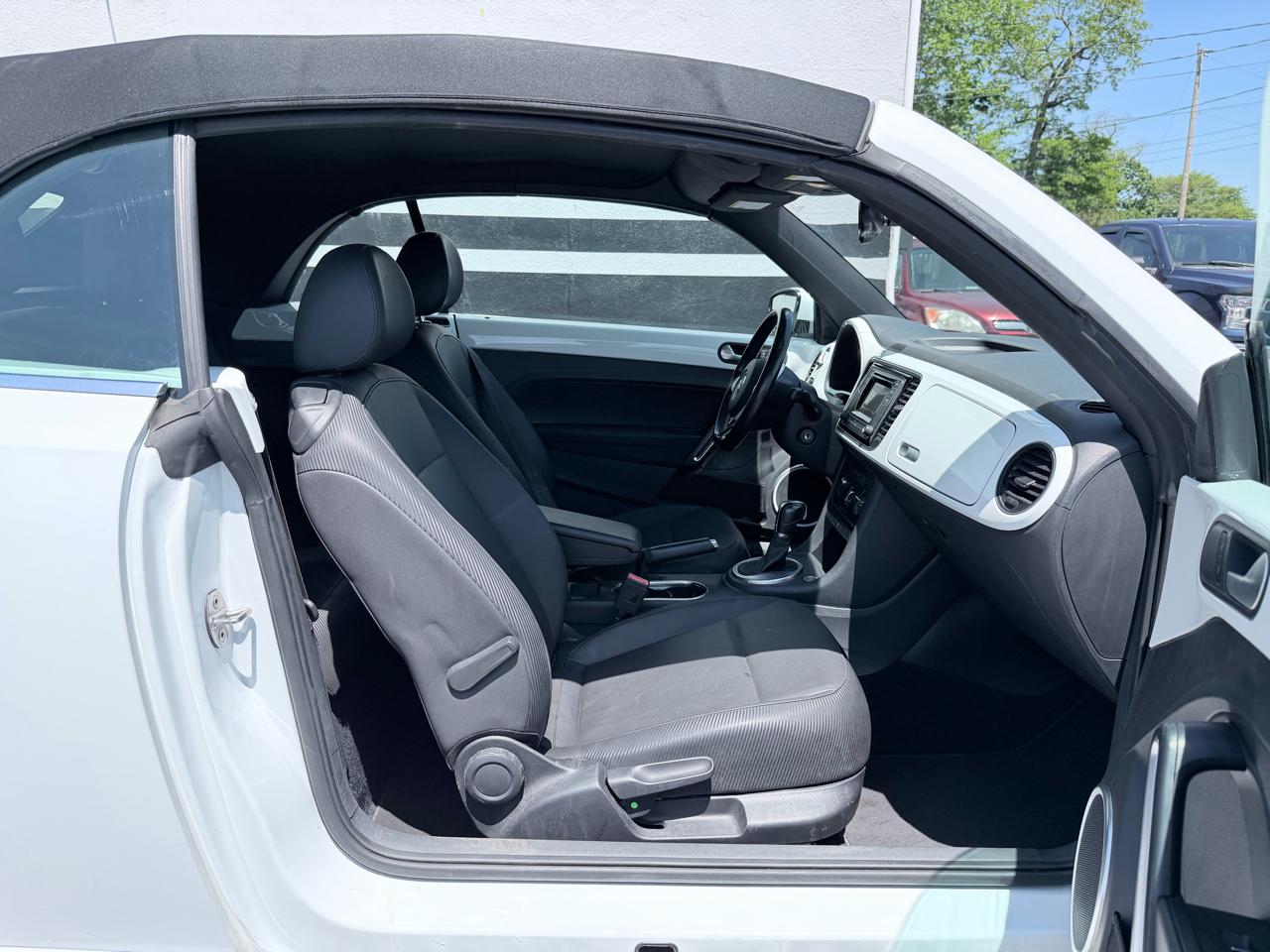 Volkswagen Beetle 1.8T PZEV Convertible 2016