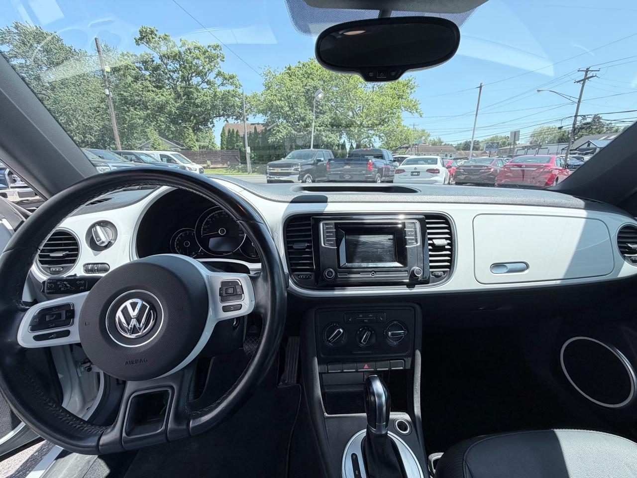 Volkswagen Beetle 1.8T PZEV Convertible 2016