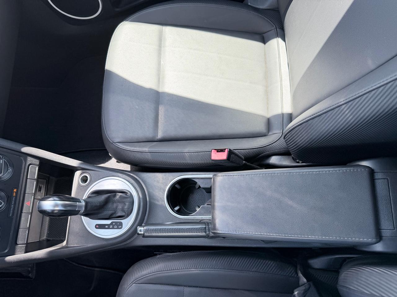 Volkswagen Beetle 1.8T PZEV Convertible 2016