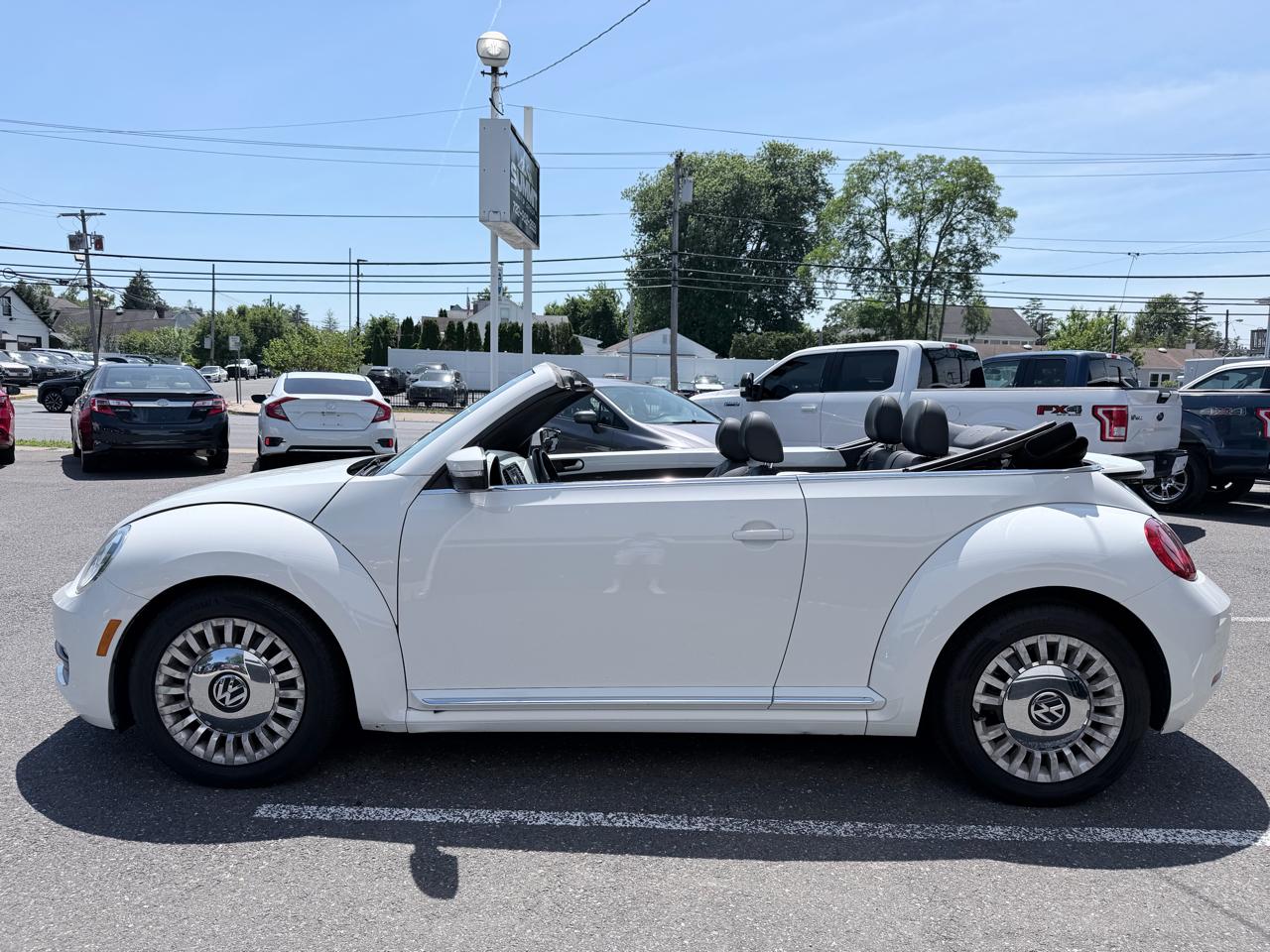 Volkswagen Beetle 1.8T PZEV Convertible 2016