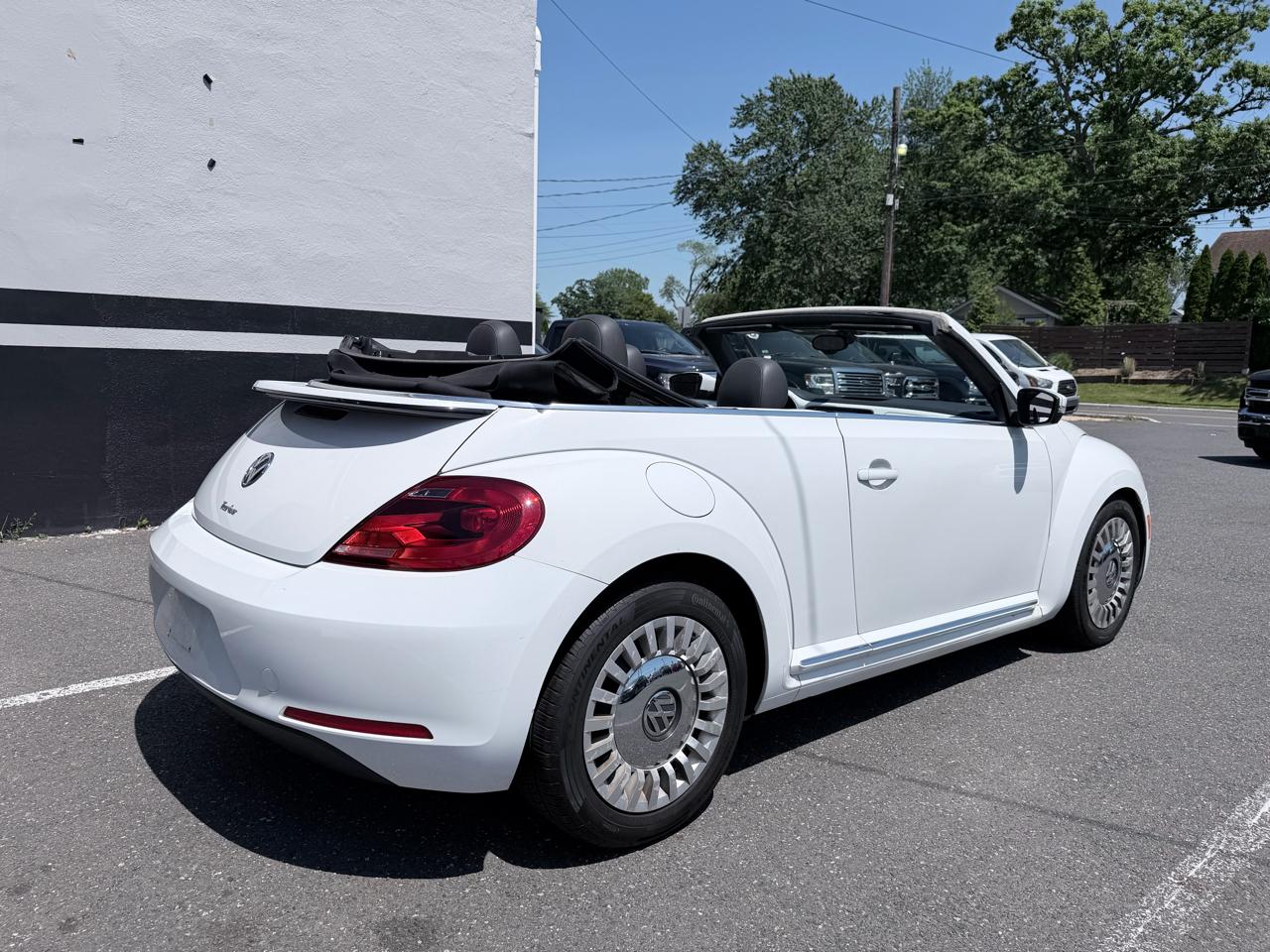 Volkswagen Beetle 1.8T PZEV Convertible 2016