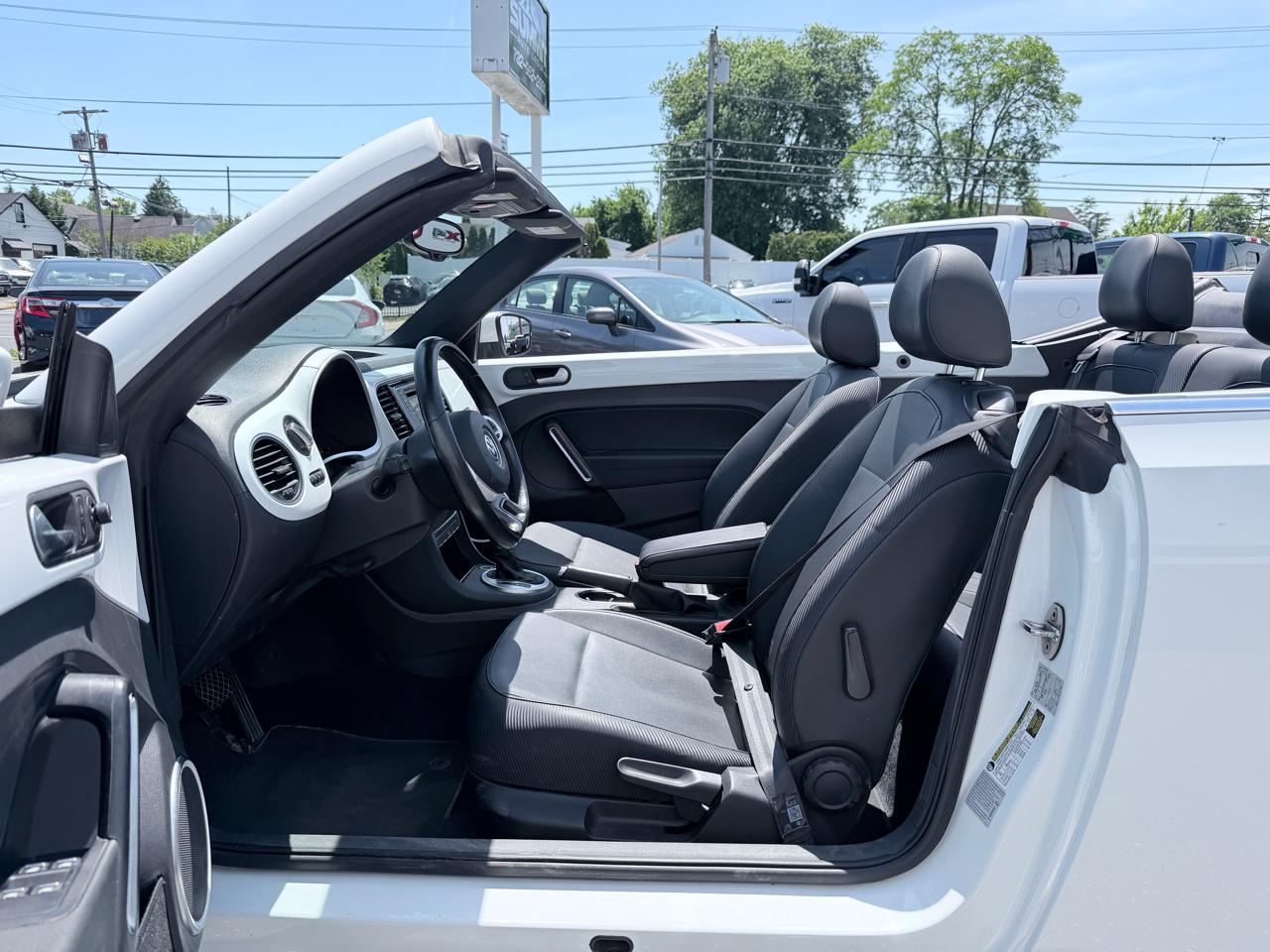 Volkswagen Beetle 1.8T PZEV Convertible 2016