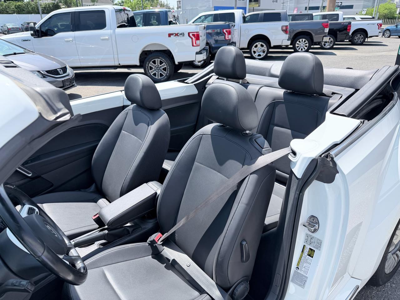Volkswagen Beetle 1.8T PZEV Convertible 2016