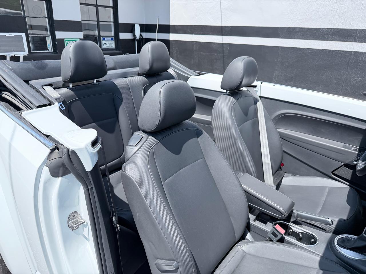 Volkswagen Beetle 1.8T PZEV Convertible 2016