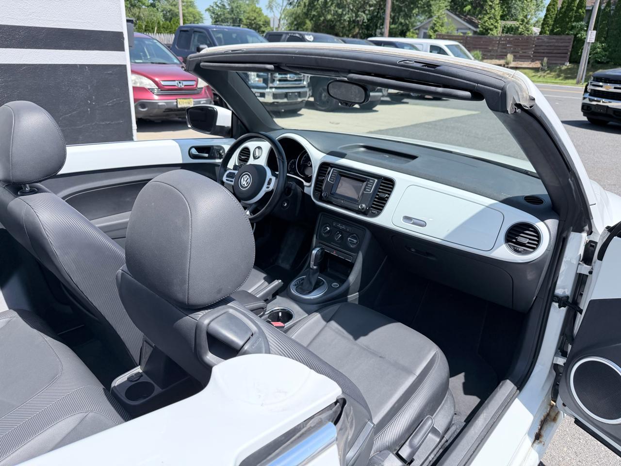 Volkswagen Beetle 1.8T PZEV Convertible 2016