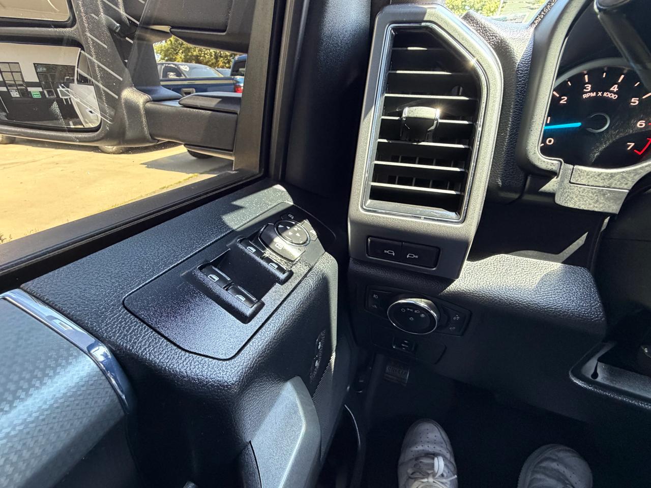 Ford F-150 Lariat SuperCrew 6.5-ft. Bed 4WD 2017
