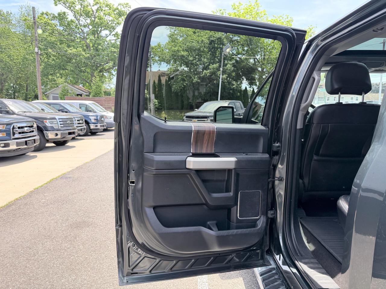 Ford F-150 XL SuperCrew 5.5-ft. Bed 4WD 2015