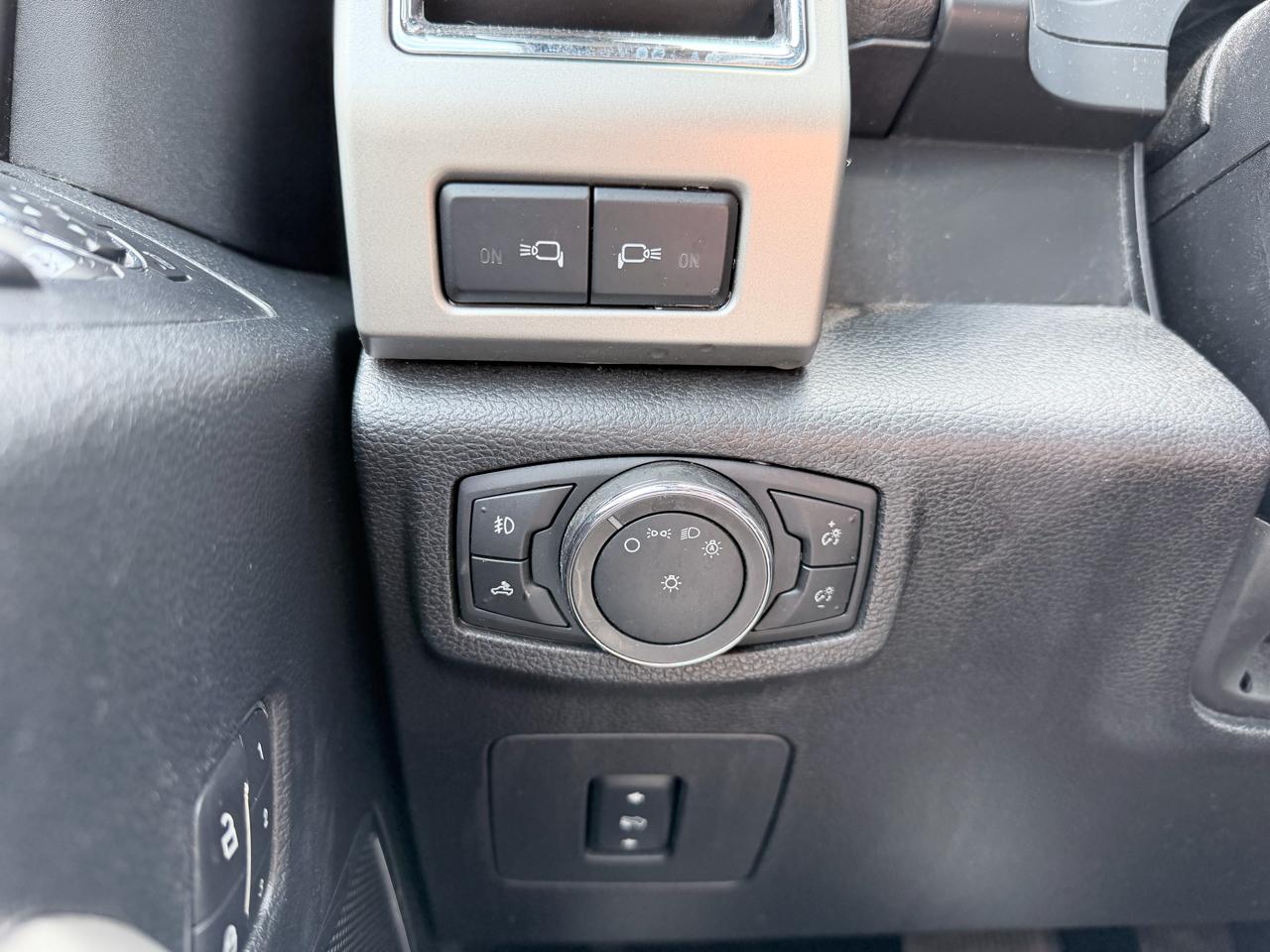 Ford F-150 XL SuperCrew 5.5-ft. Bed 4WD 2015