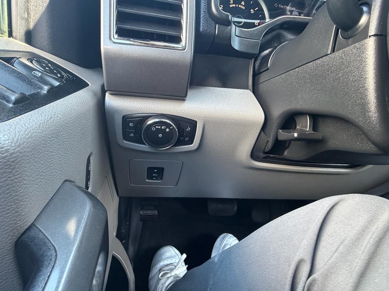 Ford F-150 Lariat SuperCab 6.5-ft. Bed 4WD 2015