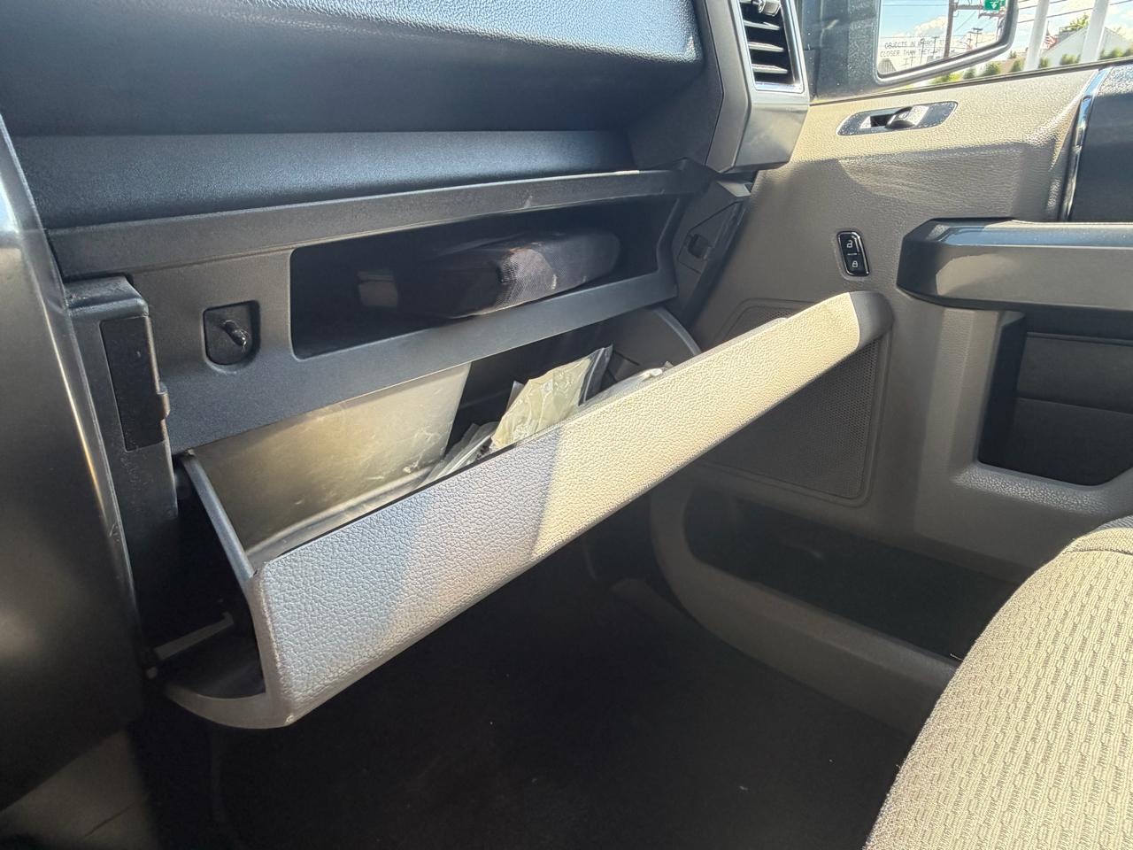 Ford F-150 Lariat SuperCab 6.5-ft. Bed 4WD 2015