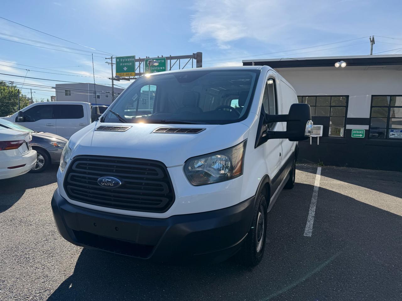 2015 Ford Transit 150 Van Low Roof w/Sliding Pass. 130-in. WB