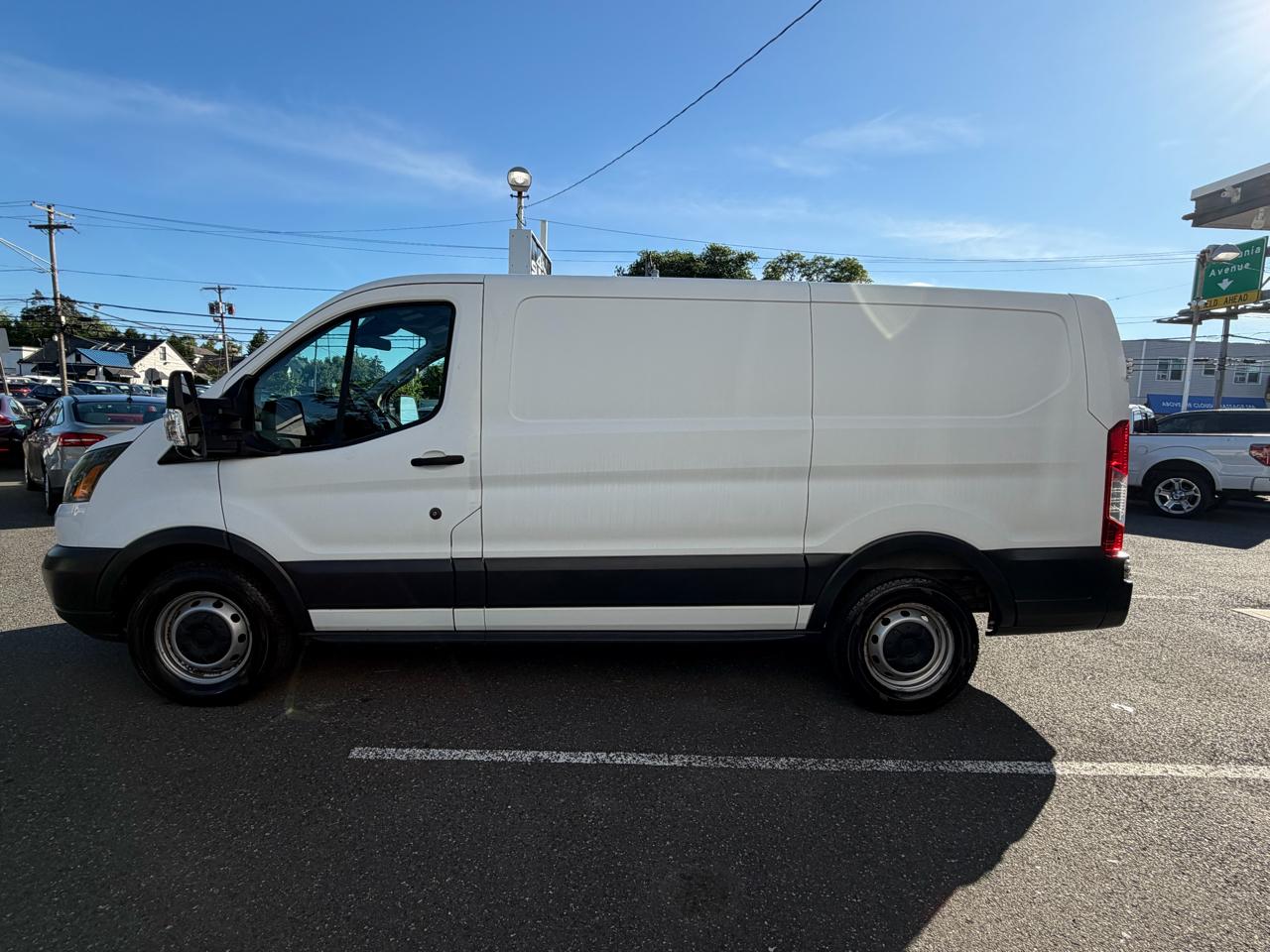 Ford Transit 150 Van Low Roof w/Sliding Pass. 130-in. WB 2015
